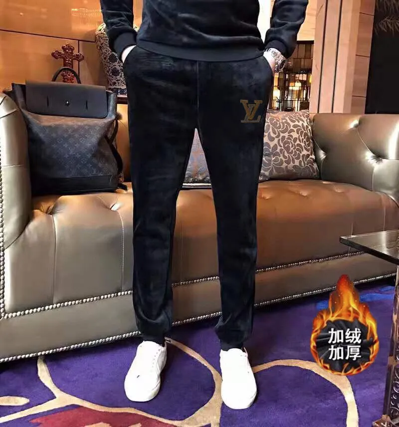 🅿️420 [LV Louis Vuitton] (double-sided gold velvet) hot-selling suit is coming. Focus on the original version of the official website. 2025 new hot-selling gold velvet suit. The original order is the best. 🇭🇰The meticulous work of top designers. Just for a fitting and perfect upper body effect. 100% all-natural high-quality gold velvet, close-fitting comfort, noble and elegant! Original hardware embodies elegance and nobility! Counter size: M-4XL (up to 200 pounds)